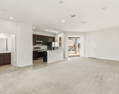 263 Bella Prestwick Blvd - Photo Thumbnail 4