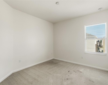 263 Bella Prestwick Blvd - Photo Thumbnail 20
