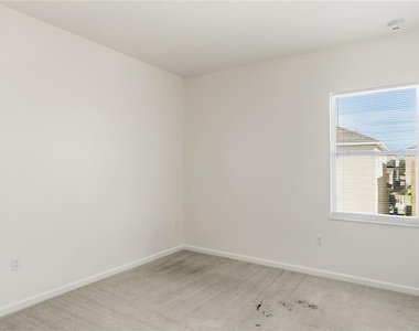 263 Bella Prestwick Blvd - Photo Thumbnail 17