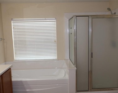 5544 Sw 40th Street - Photo Thumbnail 11