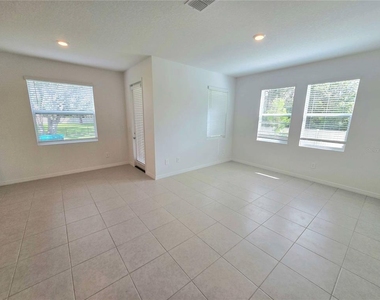 3258 Lapis Lake Drive - Photo Thumbnail 5