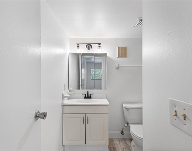 6262 Emerson Avenue S - Photo Thumbnail 7