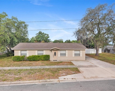 1221 E Court Street - Photo Thumbnail 1