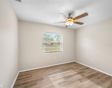 1221 E Court Street - Photo Thumbnail 32