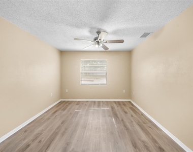 1221 E Court Street - Photo Thumbnail 14