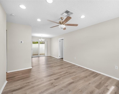 1221 E Court Street - Photo Thumbnail 6