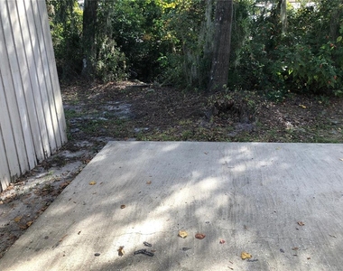 906 Robinhood Court - Photo Thumbnail 10