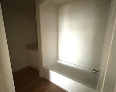 322 E Central Blvd - Photo Thumbnail 13