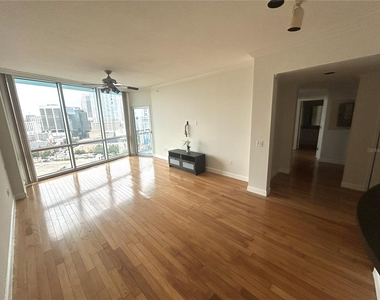 322 E Central Blvd - Photo Thumbnail 5