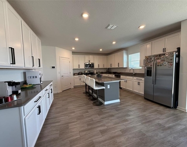 4390 Bull Street - Photo Thumbnail 5
