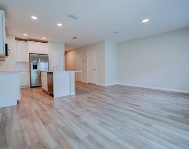 14839 Harvest Street - Photo Thumbnail 2