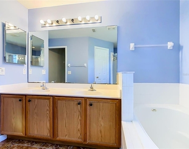557 Nogales Court - Photo Thumbnail 17