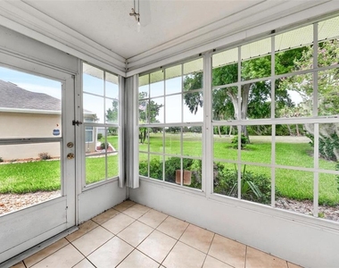 615 Juniper Way - Photo Thumbnail 6