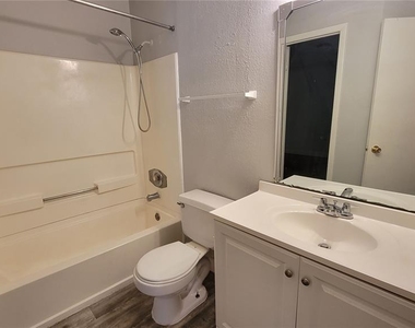 629 Dory Lane - Photo Thumbnail 14