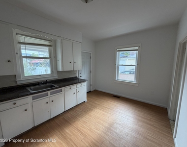 62 S Grant Street - Photo Thumbnail 5