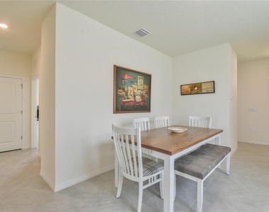 5553 Nw 40th Loop - Photo Thumbnail 10