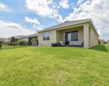 5553 Nw 40th Loop - Photo Thumbnail 3
