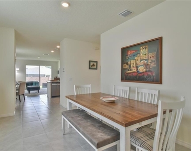 5553 Nw 40th Loop - Photo Thumbnail 9
