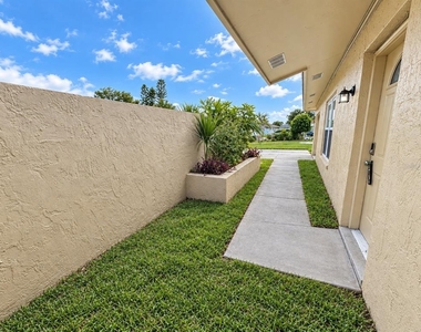 902 W Shannon Court - Photo Thumbnail 1
