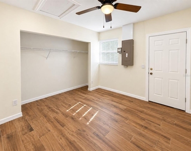 902 W Shannon Court - Photo Thumbnail 24