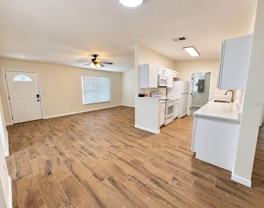 902 W Shannon Court - Photo Thumbnail 9