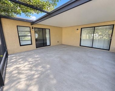 902 W Shannon Court - Photo Thumbnail 27