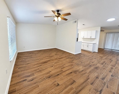 902 W Shannon Court - Photo Thumbnail 8