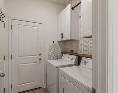 5315 Gavella Cove - Photo Thumbnail 22