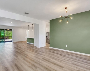 5315 Gavella Cove - Photo Thumbnail 10