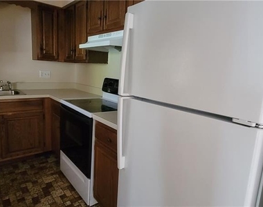 375 Glendale Avenue - Photo Thumbnail 6
