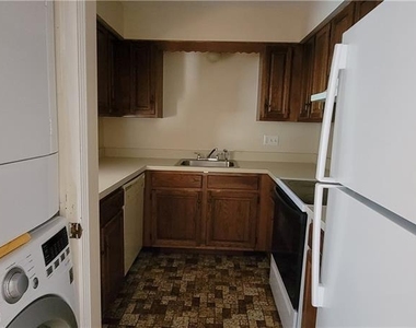 375 Glendale Avenue - Photo Thumbnail 5