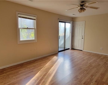 375 Glendale Avenue - Photo Thumbnail 2