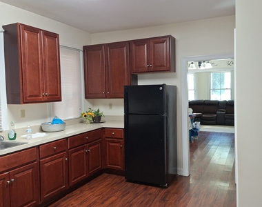 85 Lilac Street - Photo Thumbnail 5