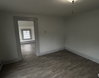 21 Avery Street - Photo Thumbnail 1