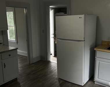 21 Avery Street - Photo Thumbnail 4