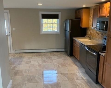 3 Forestville Avenue - Photo Thumbnail 2