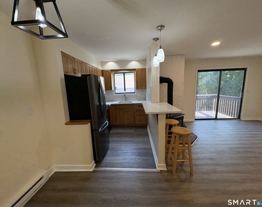 28-32 Starr Avenue - Photo Thumbnail 2