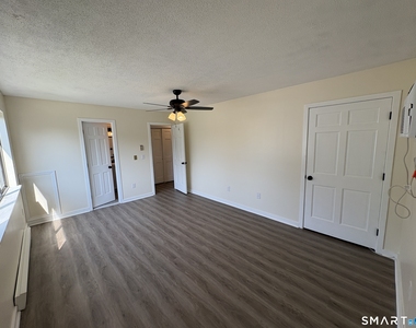 28-32 Starr Avenue - Photo Thumbnail 9