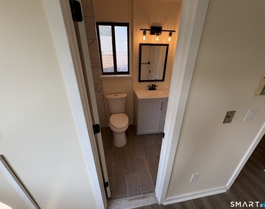 28-32 Starr Avenue - Photo Thumbnail 10