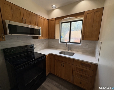 28-32 Starr Avenue - Photo Thumbnail 3