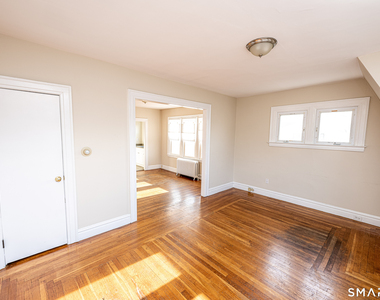 1003 Whalley Avenue - Photo Thumbnail 2
