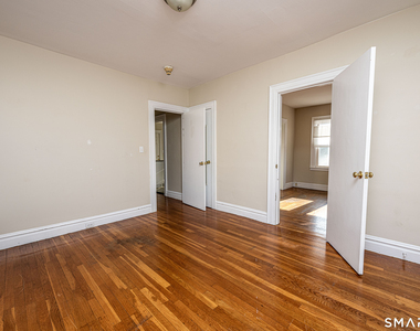 1003 Whalley Avenue - Photo Thumbnail 9