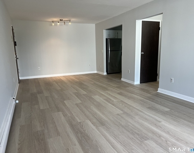 252 Harlem Avenue - Photo Thumbnail 11