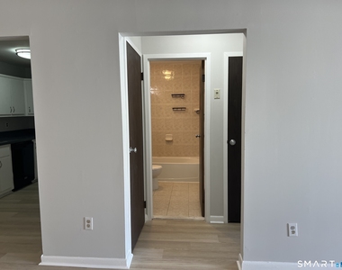 252 Harlem Avenue - Photo Thumbnail 14