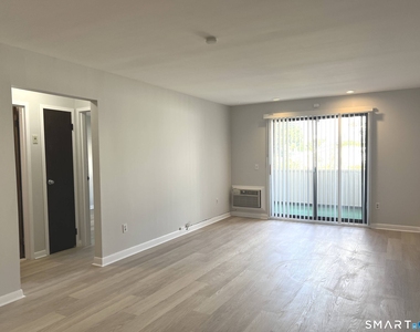 252 Harlem Avenue - Photo Thumbnail 10