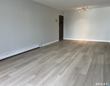 252 Harlem Avenue - Photo Thumbnail 12