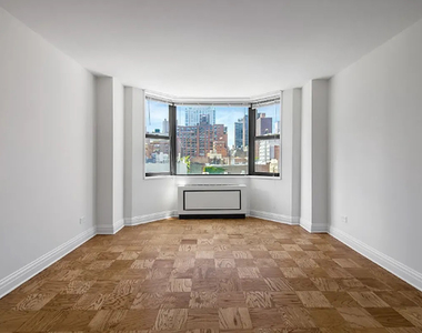 400 East 71st Street - Photo Thumbnail 4