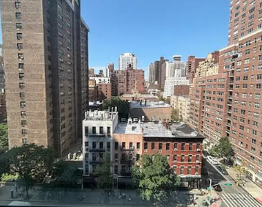 400 East 71st Street - Photo Thumbnail 5