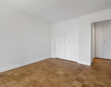 400 East 71st Street - Photo Thumbnail 6