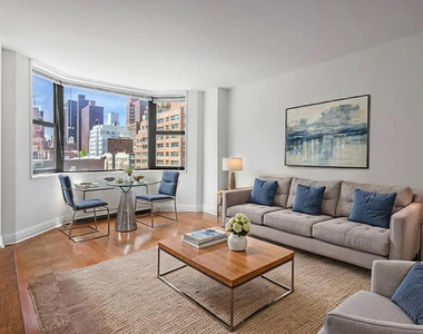 400 East 71st Street - Photo Thumbnail 2